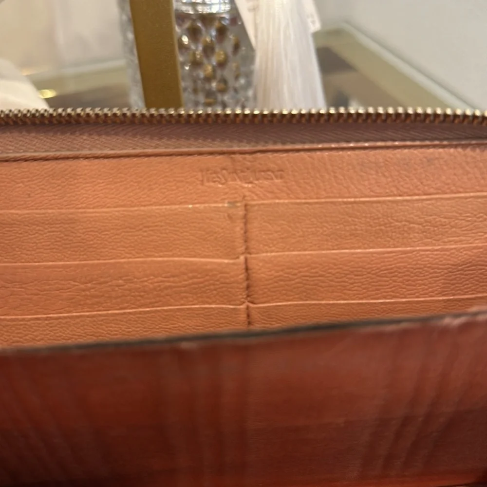 Yves Saint Laurent Blush Leather Wallet - Picture 9 of 10